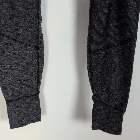 Athleta Ankle Length Leggings - Picture 3 of 11